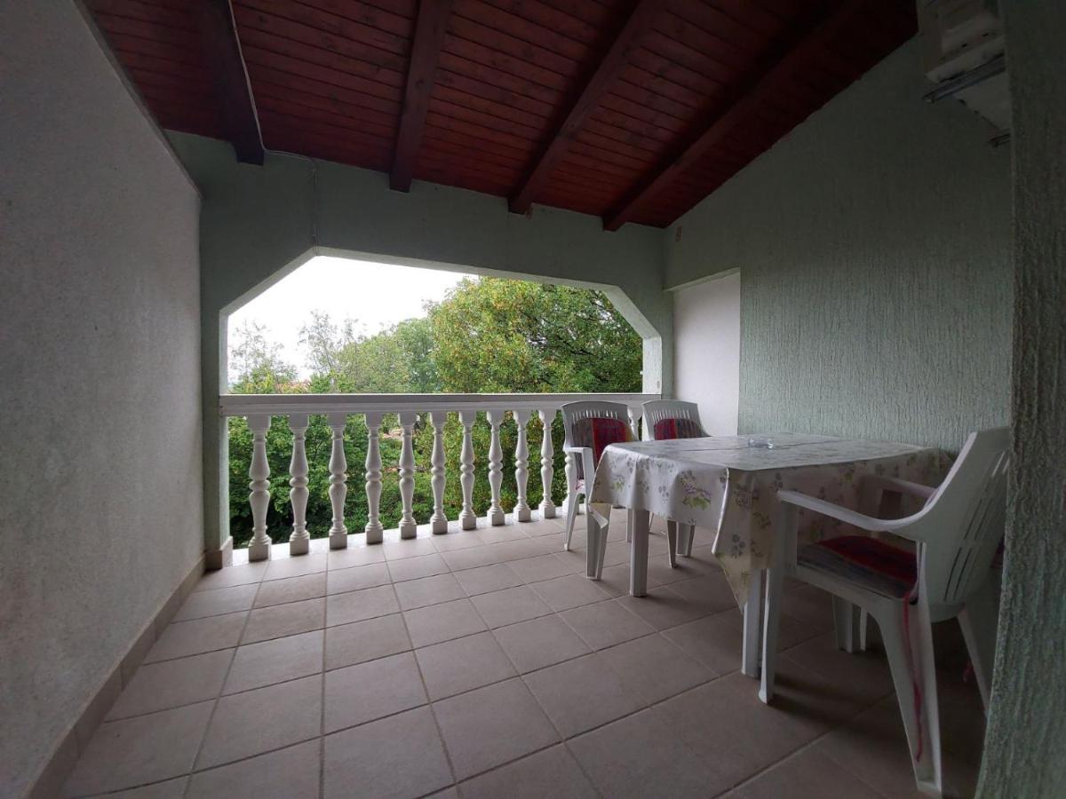 Apartment Pezic Крк Экстерьер фото