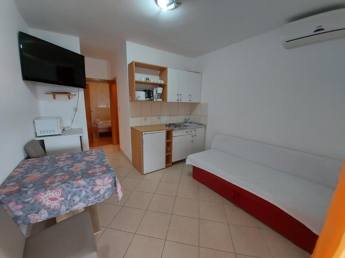 Apartment Pezic Крк Экстерьер фото