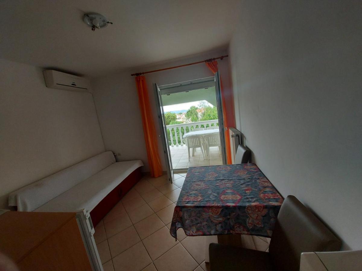 Apartment Pezic Крк Экстерьер фото