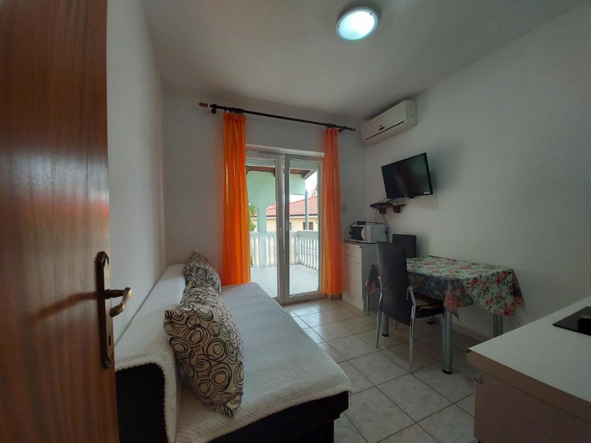Apartment Pezic Крк Экстерьер фото