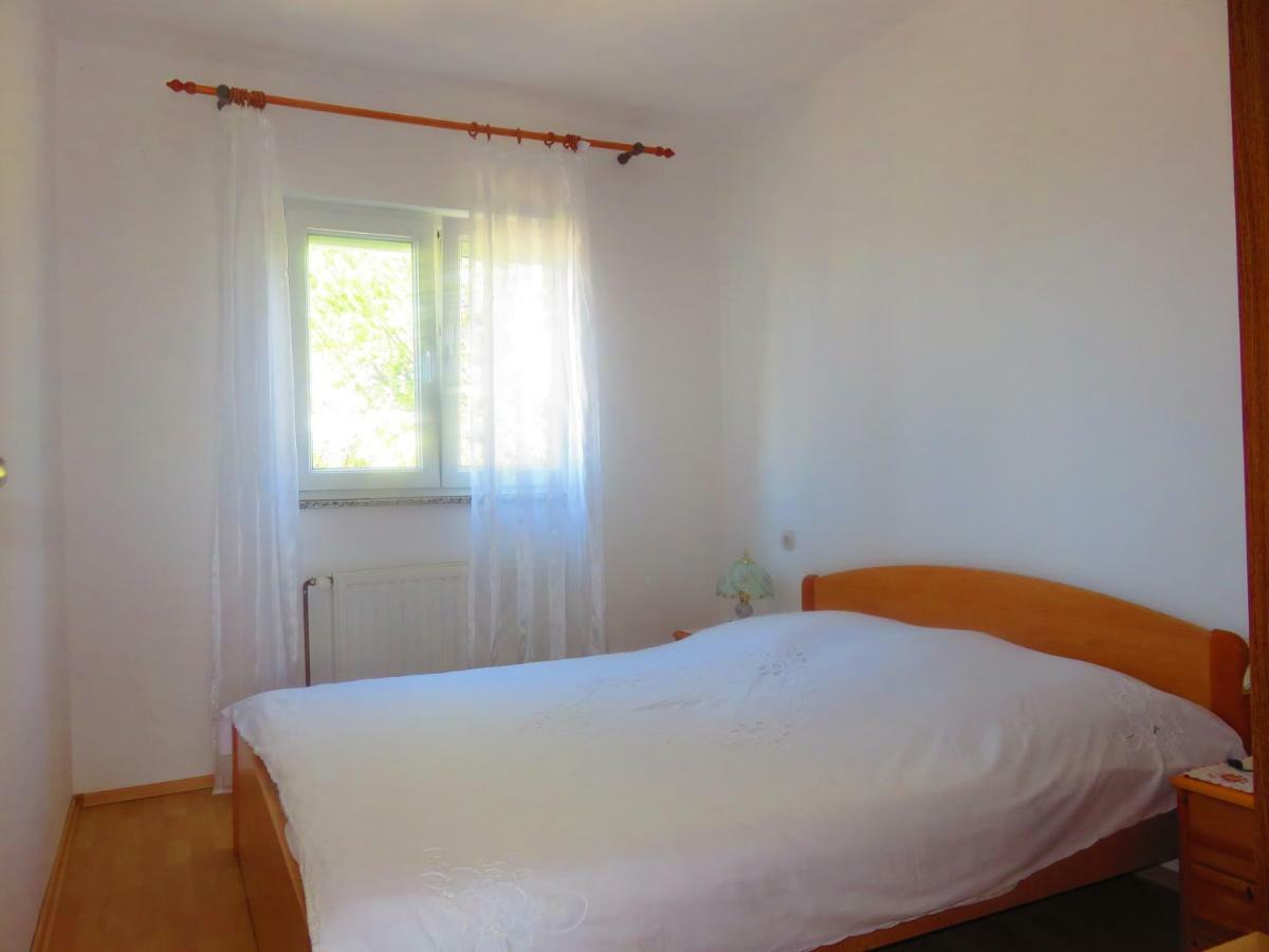 Apartment Pezic Крк Экстерьер фото
